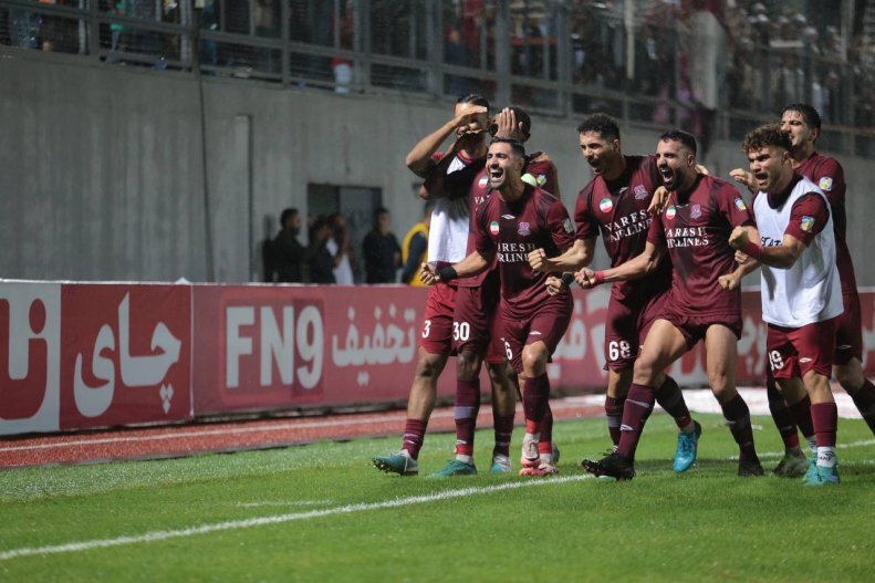 (تصاویر) شادی کنایه‌آمیز کوین یامگا پس از گلزنی به استقلال