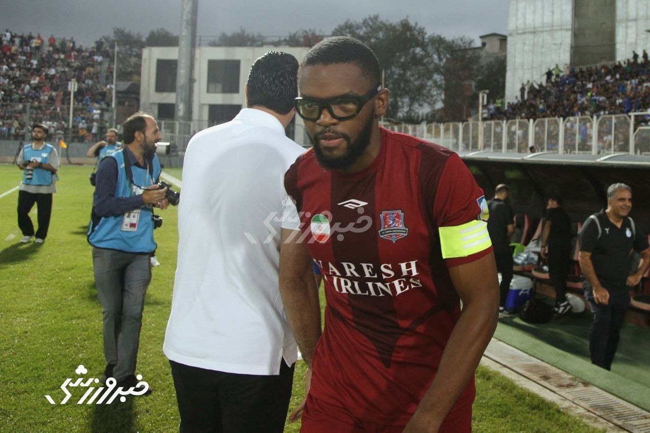 (عکس) خوش و بش سردِ کوین یامگا و جواد نکونام (عکس) خوش و بش سردِ کوین یامگا و جواد نکونام