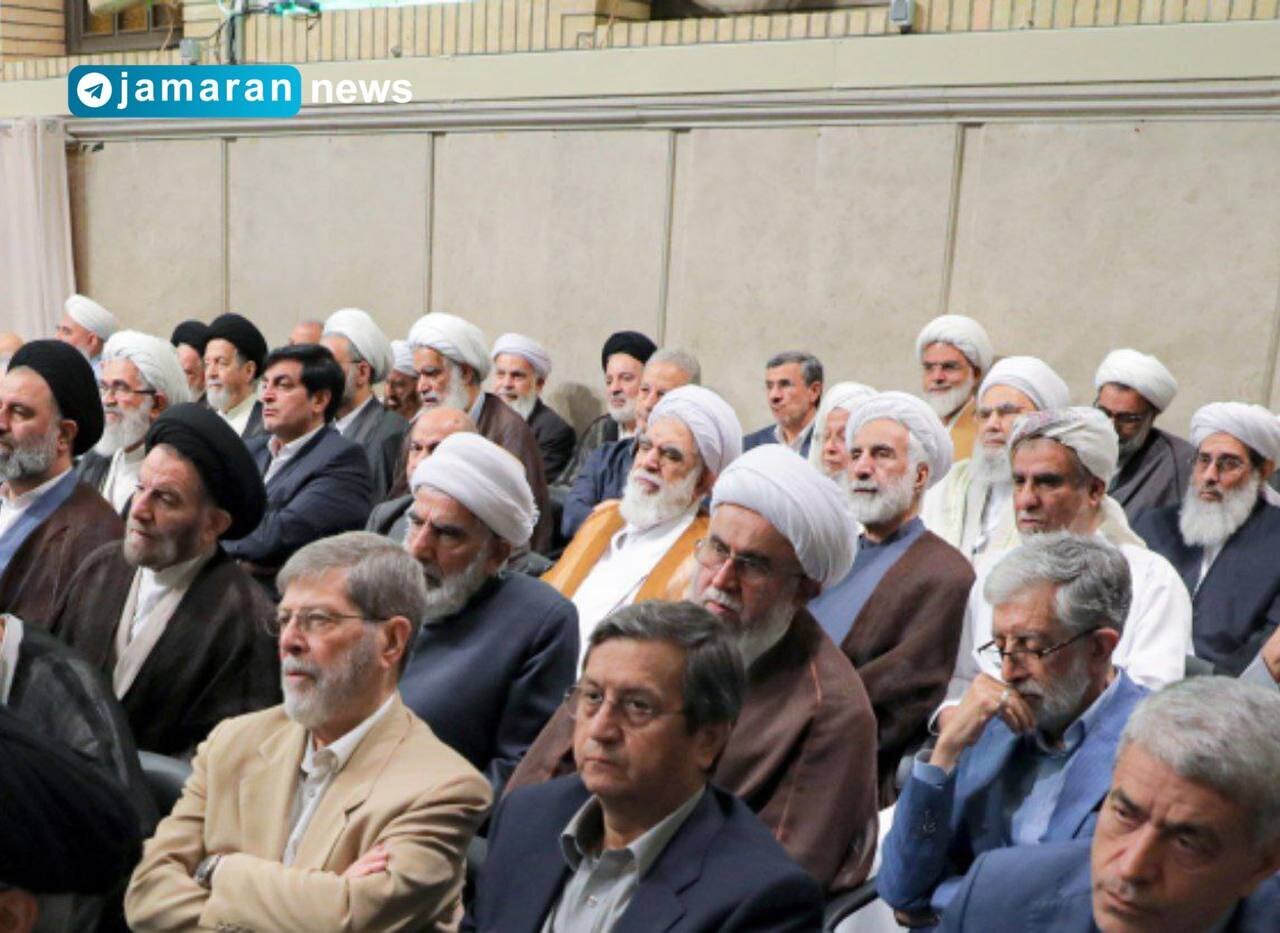 تصاویر | عکسی خاص از محمود احمدی نژاد در دیدار با رهبری