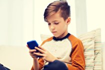 به این دلایل به کودکان زیر ۱۱ سال گوشی هوشمند ندهید