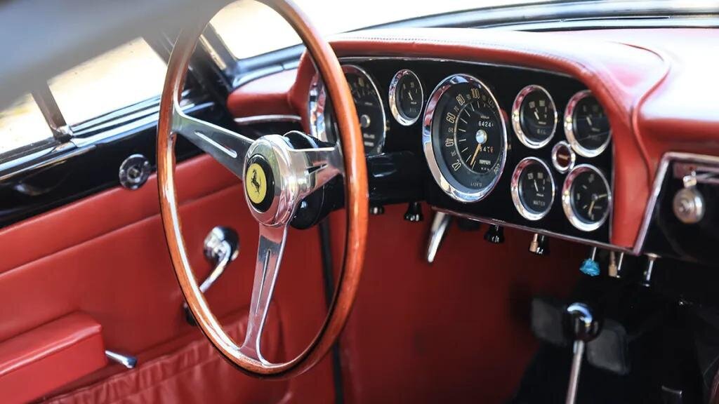 فراری آنجلینا جولی برای فروش