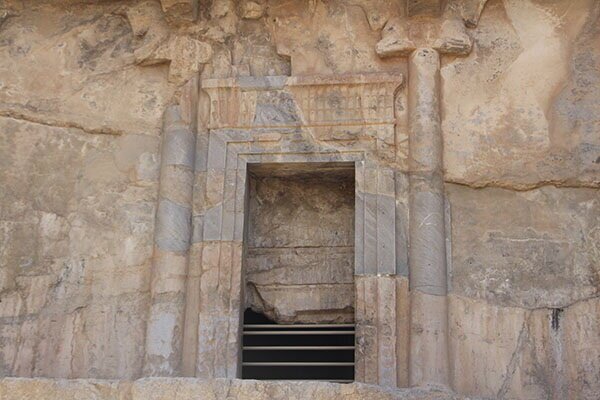 تصاویر | وضعیت وخیم سقف آرامگاه اردشیر دوم هخامنشی تصاویر | وضعیت وخیم سقف آرامگاه اردشیر دوم هخامنشی