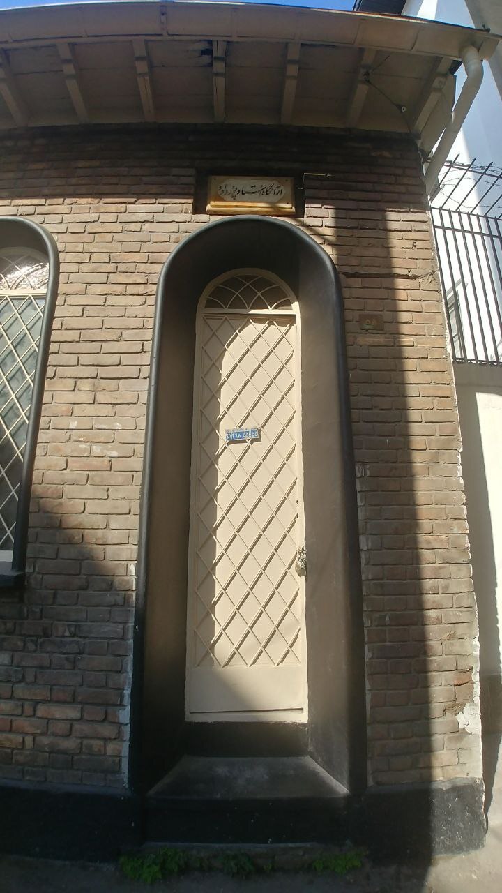 مرگ تدریجی آرامگاه بنیان‌گذار ایران‌شناسی