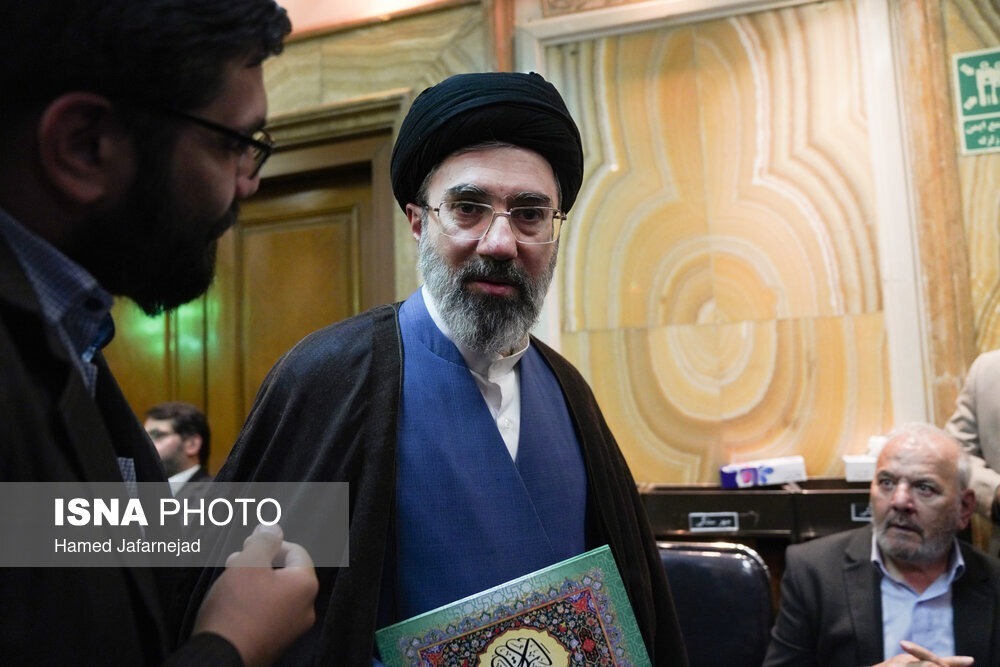 تصاویر تازه از فرزند رهبر انقلاب در یک مراسم