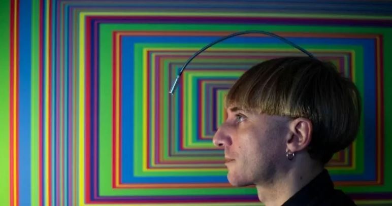 نصب آنتن روی جمجمه؛ «ملاقات با یک سایبورگ واقعی حیرتانگیز بود» نصب آنتن روی جمجمه؛ «ملاقات با یک سایبورگ واقعی حیرتانگیز بود»