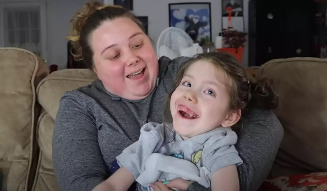 یک پرونده عجیب؛ بوسیدن دهان نوزاد ۲ روزه و زندگی‌ای که تباه شد!