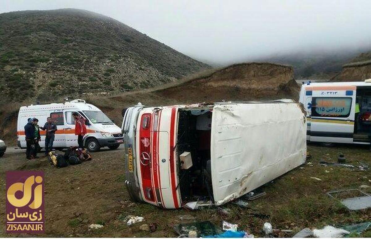 فوت و مصدومیت بیش از ده کارگر بر اثر واژگونی مینی‌بوس