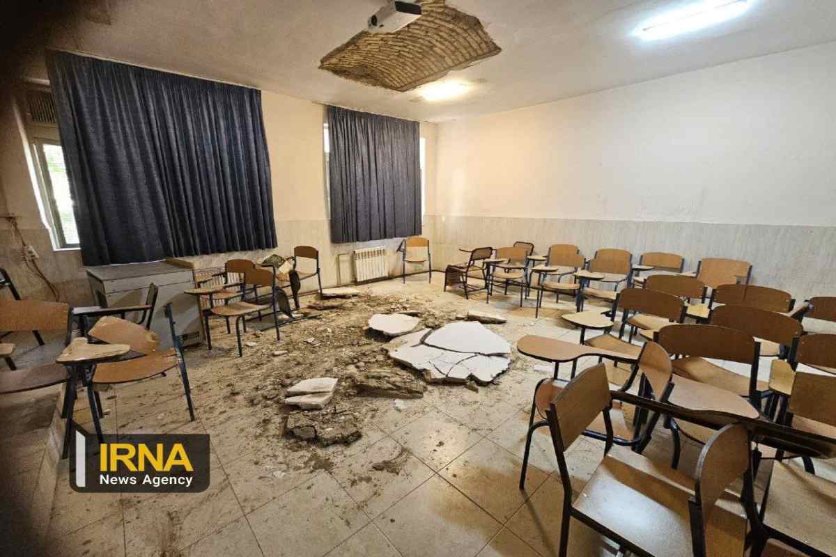 ریزش سقف مدرسه در اصفهان + عکس