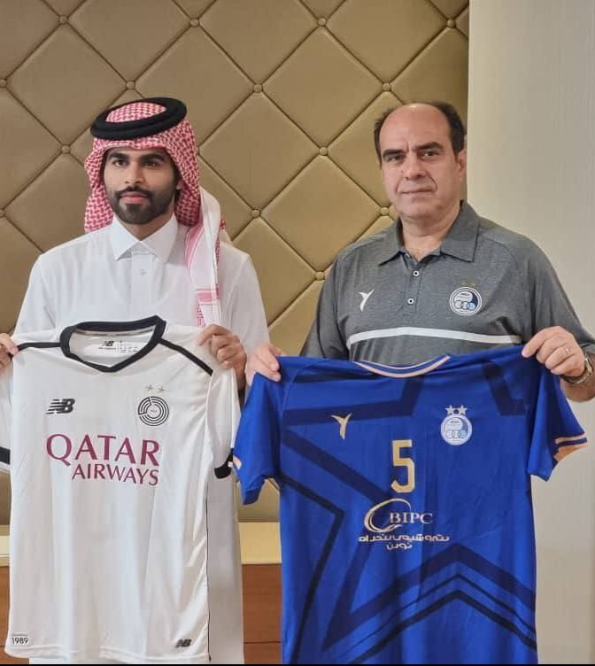 عکس| اتفاق عجیب در جلسه رونمایی از پیراهن استقلال