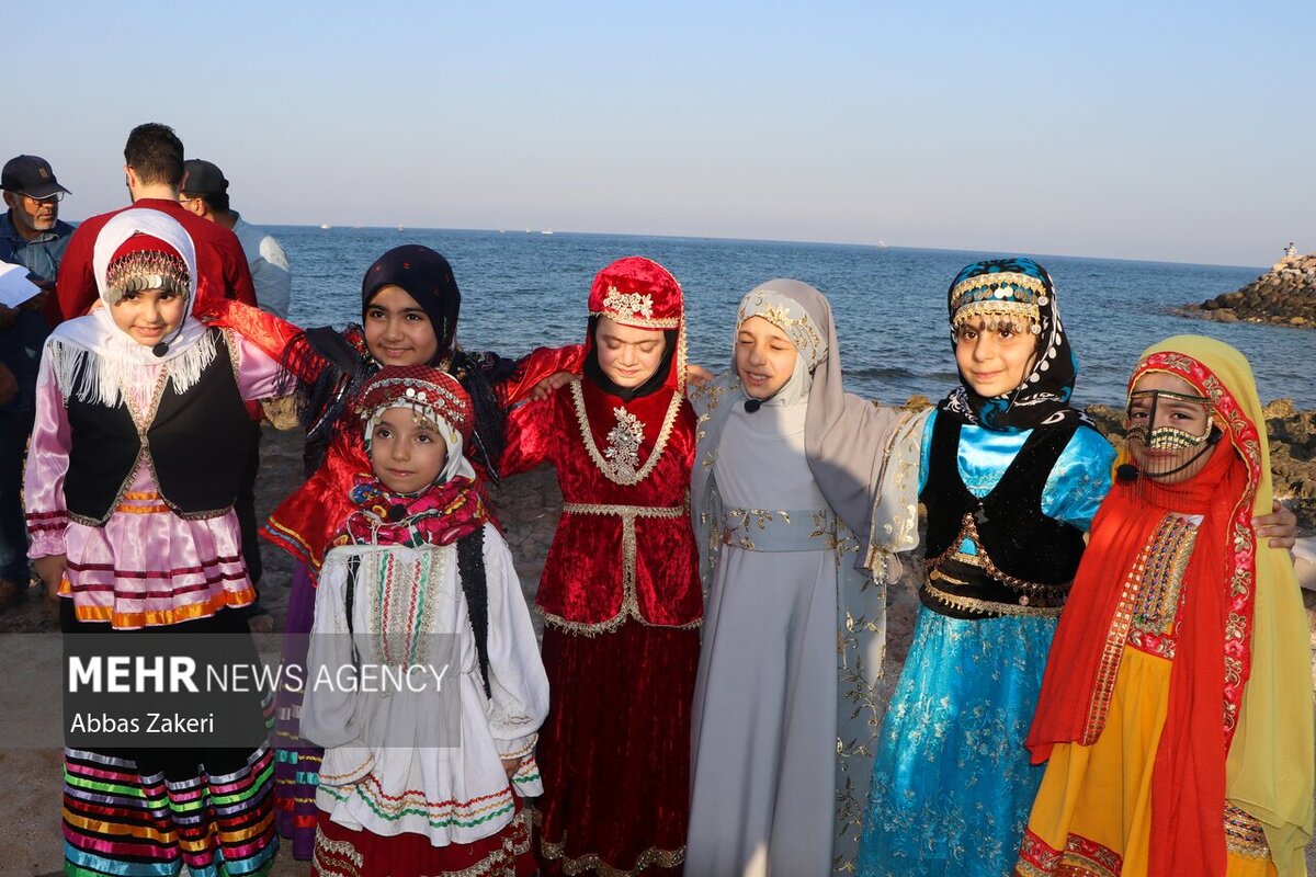 تصاویری جالب از برگزاری برنامه «محفل» در جزیره ابوموسی؛ چرا محفل به بوموسی رفت؟