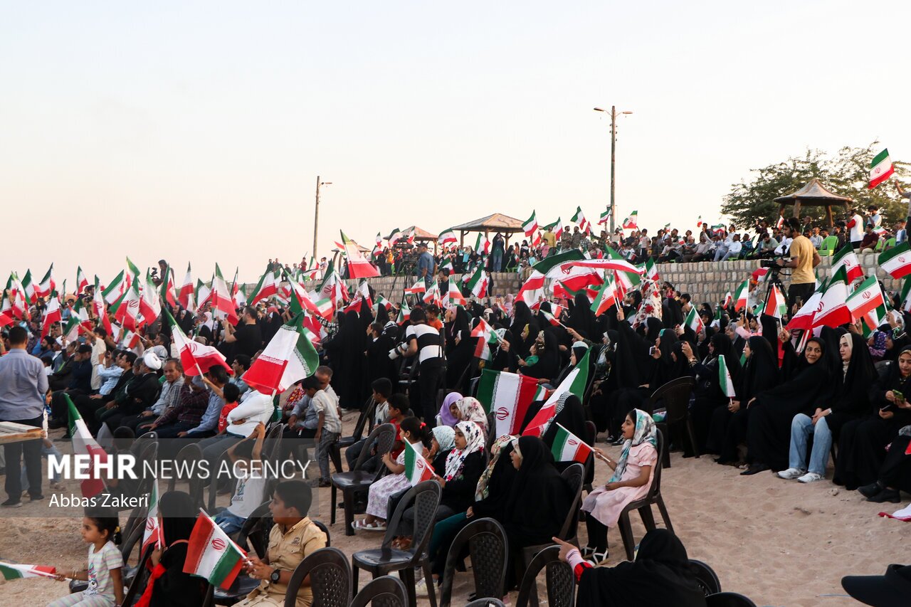 تصاویری جالب از برگزاری برنامه «محفل» در جزیره ابوموسی؛ چرا محفل به بوموسی رفت؟