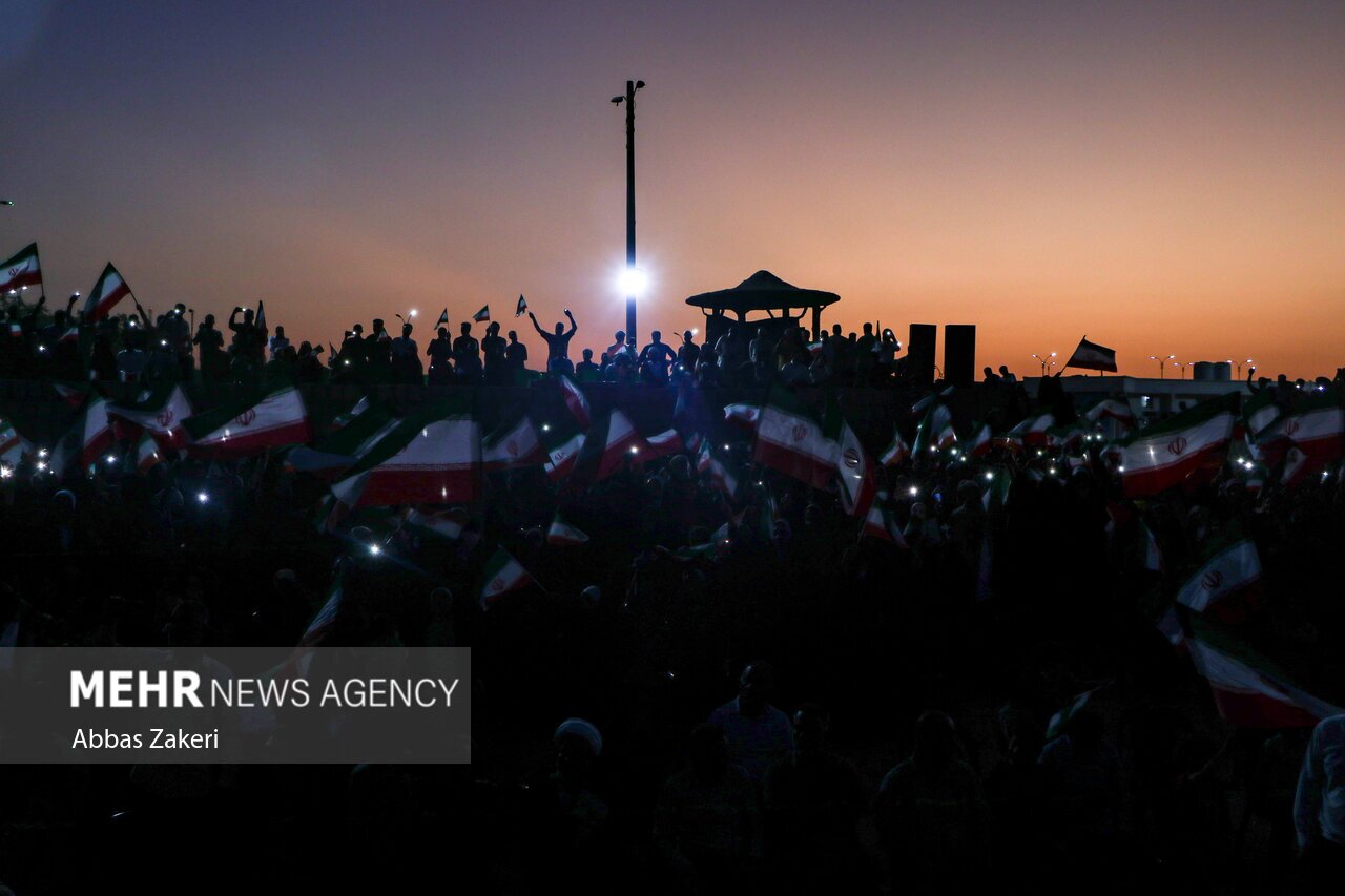 تصاویری جالب از برگزاری برنامه «محفل» در جزیره ابوموسی؛ چرا محفل به بوموسی رفت؟