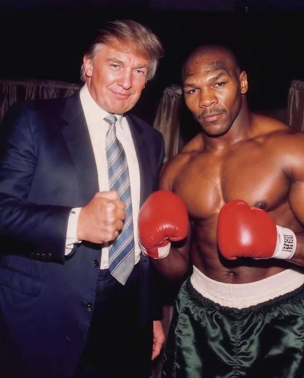 (تصاویر) ترامپ؛ از بغل کردن دلار‌ها تا یادگاری با مایکل جکسون!