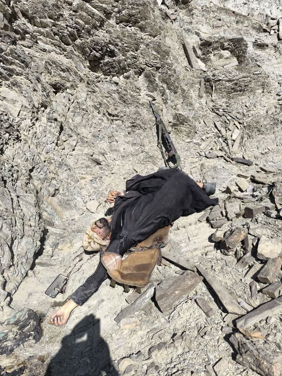 (عکس +18) تصاویری از اجساد تروریست‌های جیش الظلم که در عملیات سپاه کشته شدند