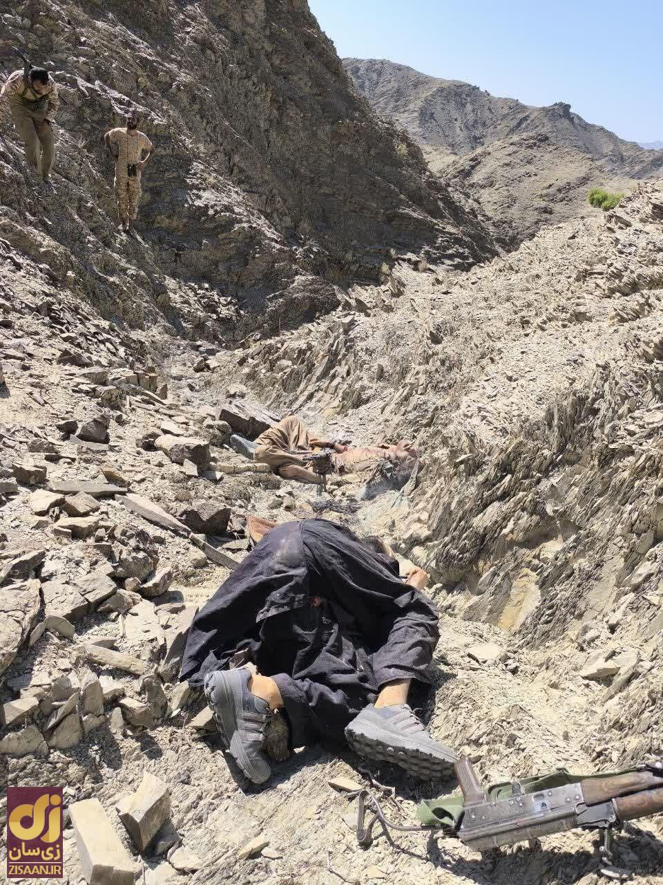 تصاویر ۴ تروریست به هلاکت رسیده در راسک