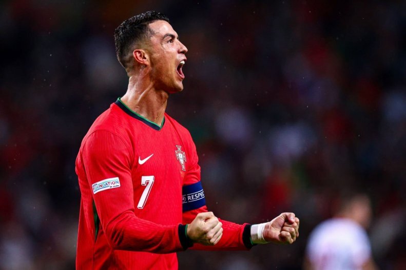 رونالدو با گل شگفت‌انگیز فاصله را با مسی افزایش داد؛  کریس نمی‌خواهد تمام شود!