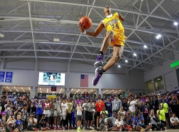 امانوئل؛ عجیب‌ترین بسکتبالیست تاریخ!