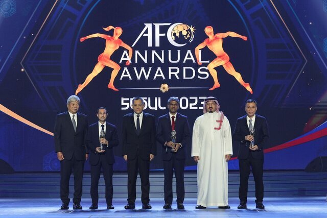 برترین‌های سال آسیا؛ احمدعباسی برترین فوتسالیست شد، طارمی جا ماند | اکرم عفیف مرد سال آسیا شد