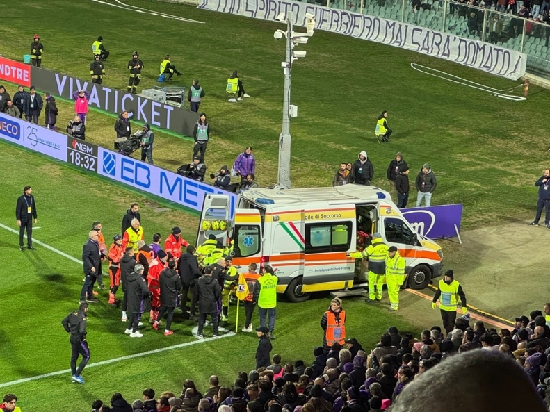 بازیکن فیورنتینا در بازی با اینتر سکته کرد؛ بازی متوقف شد