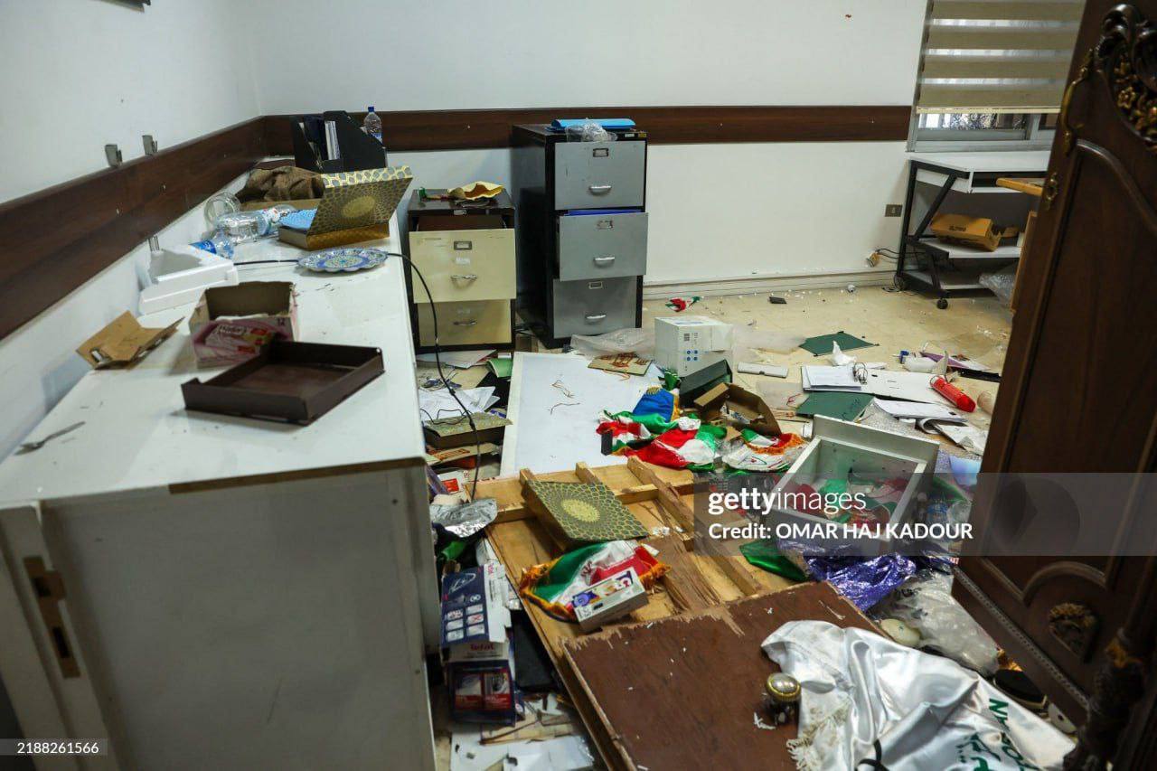 تصاویری باورنکردنی از تعرض به سفارت ایران در دمشق