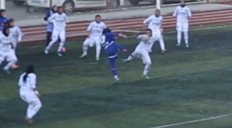 اعلام یک پنالتی جنجالی در فوتبال زنان!