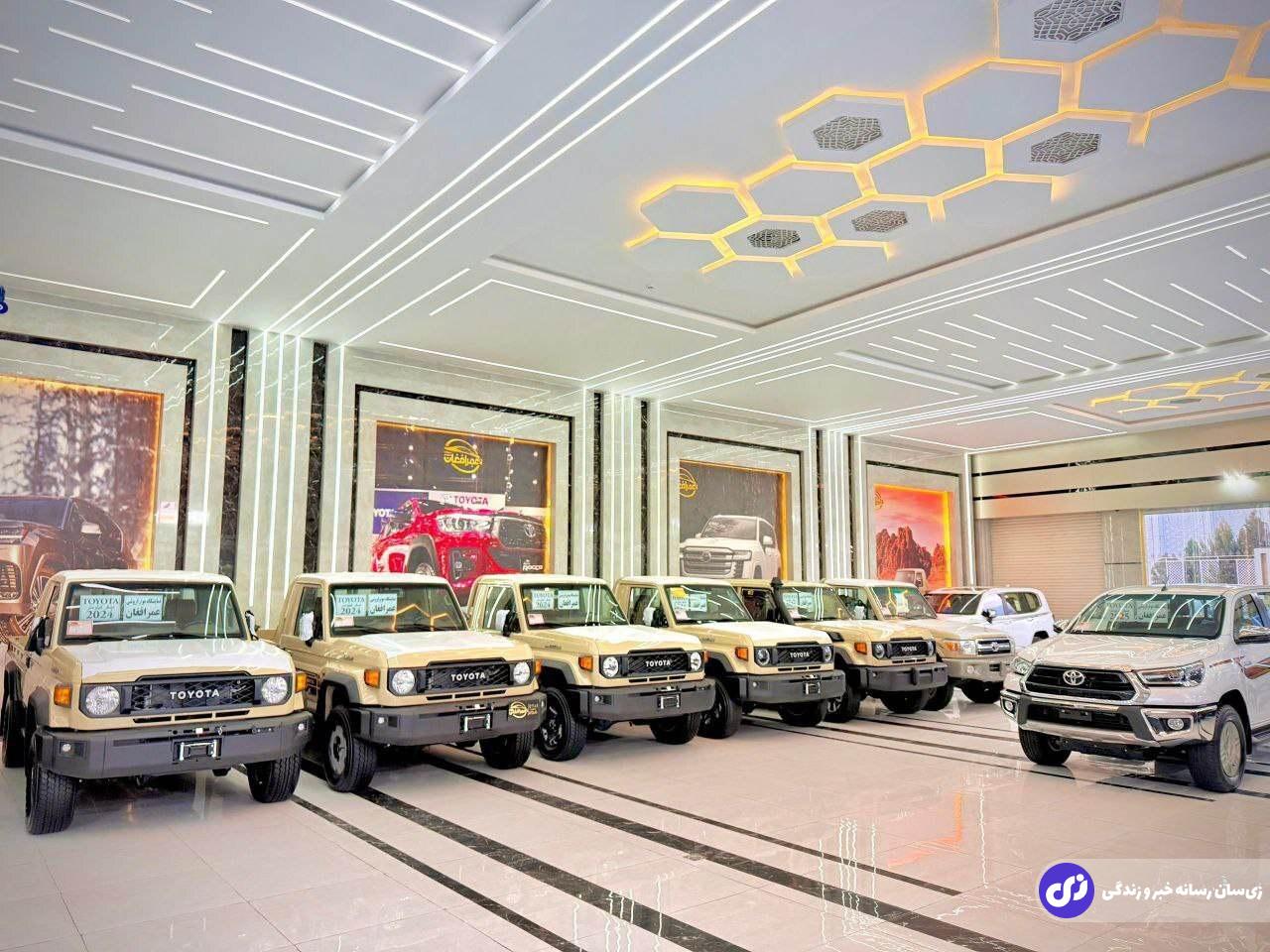 تصاویری عجیب از نمایشگاه خودرو‌های خارجی در افغانستان