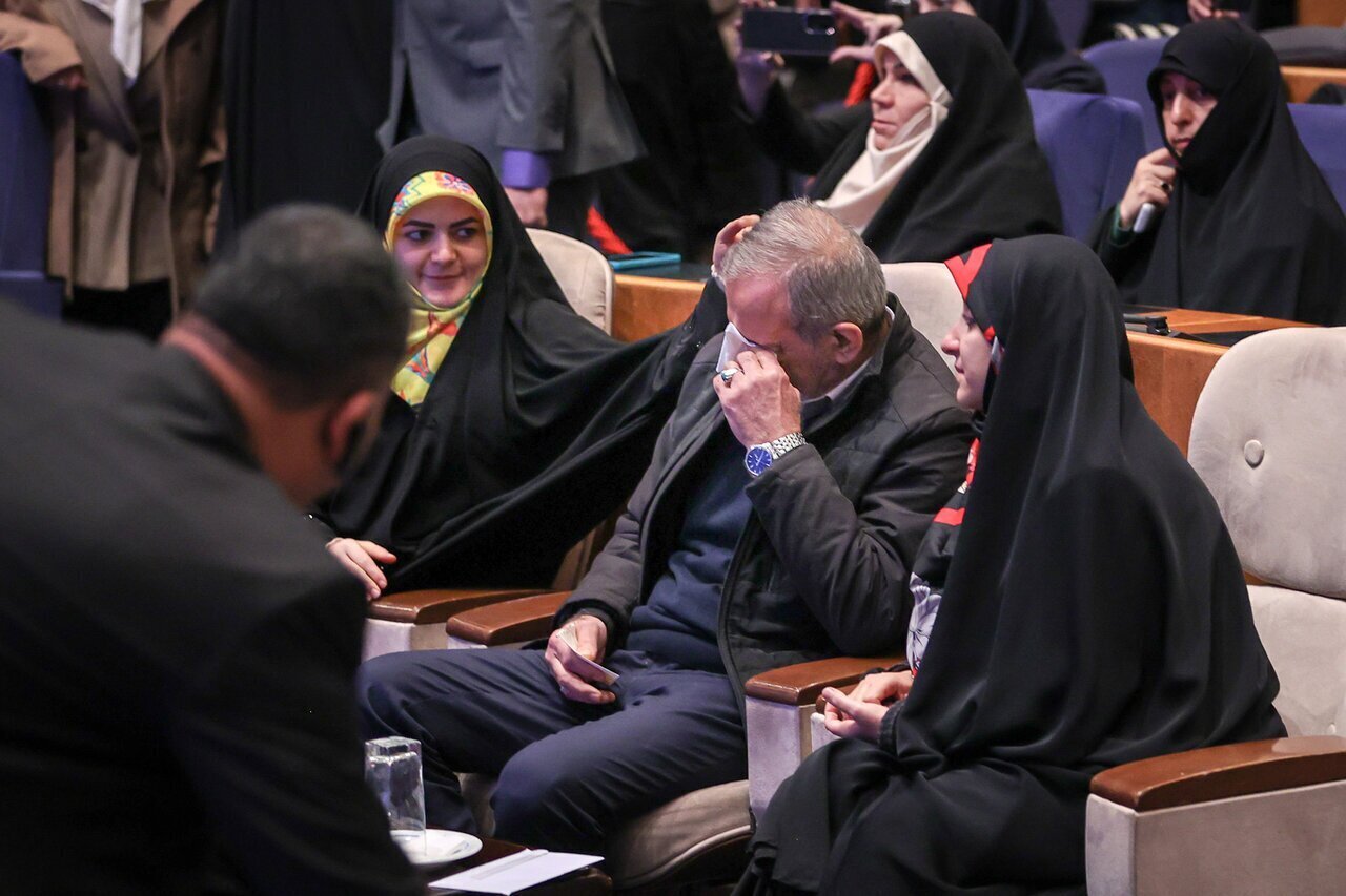 (تصاویر) همسر قالیباف از رئیس‌جمهور عذرخواهی کرد