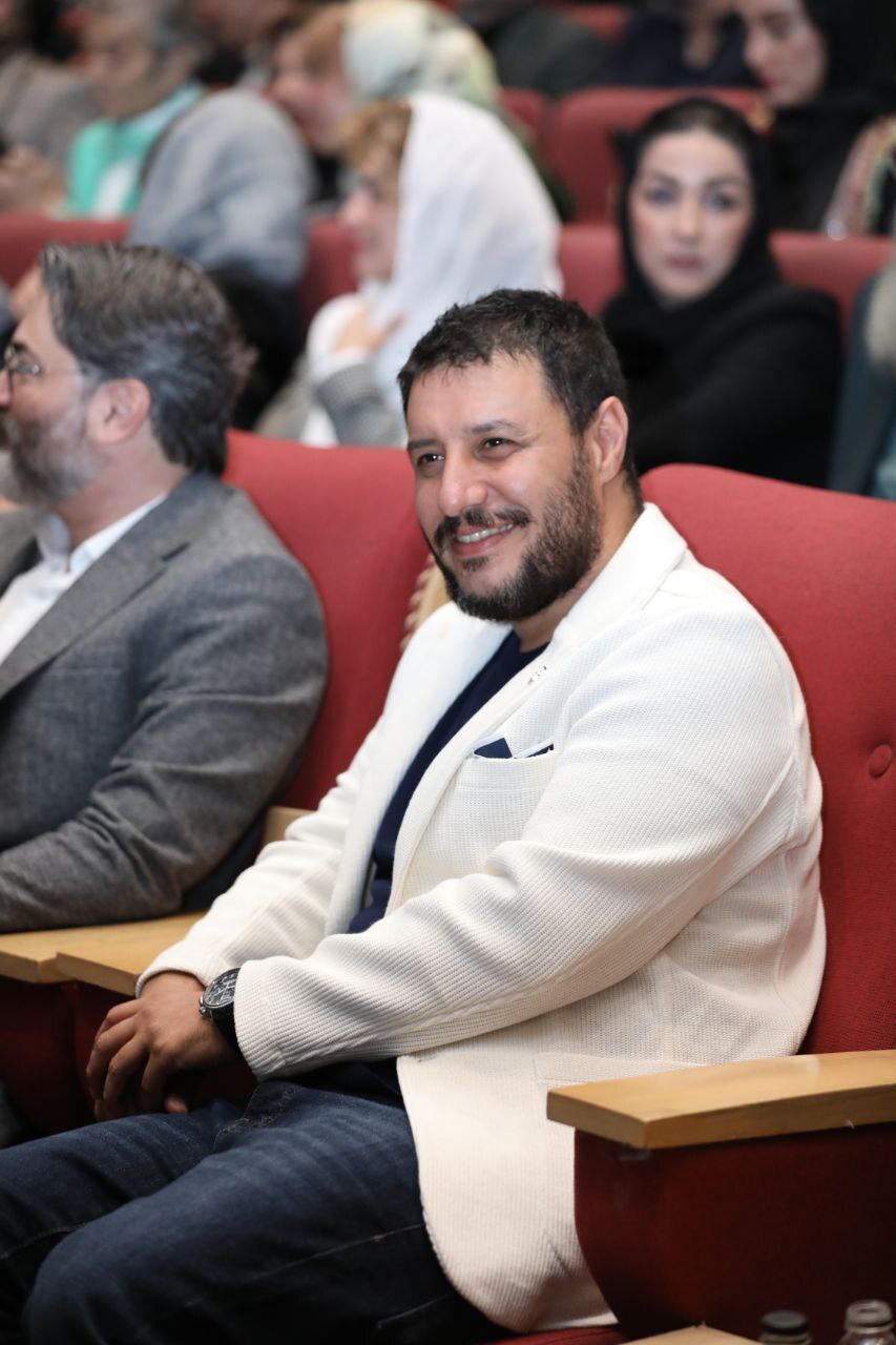 عکس پربازدید جواد عزتی در جشنواره حافظ