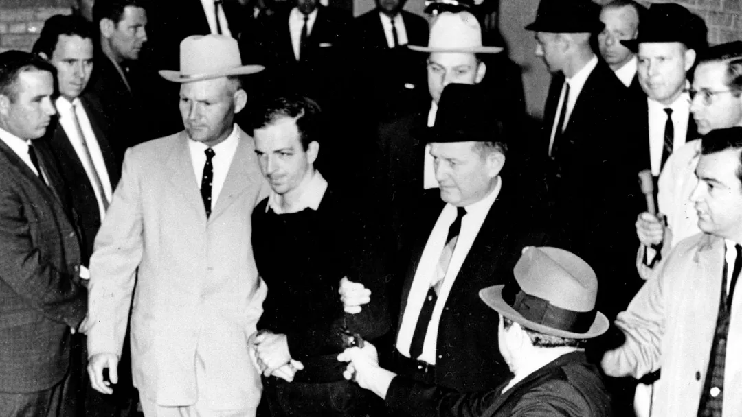 ۸ نکته کلیدی از اسناد ۶۰ هزار صفحهای محرمانه درباره «ترور کندی» ۸ نکته کلیدی از اسناد ۶۰ هزار صفحهای محرمانه درباره «ترور کندی»