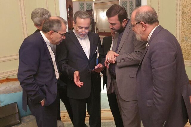 عراقچی: به مبنای مذاکراتی با آمریکا نزدیک شدیم/ ویتکاف: گفت‌وگوی بسیار مثبت و سازنده با ایران داشتیم