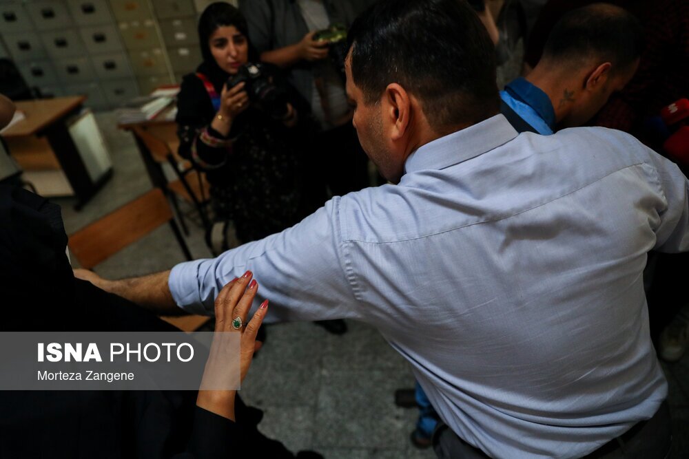 تصاویری از دستگیری عامل تجاوز سریالی در تهران و درگیری قربانیان با مرد شیطان صفت