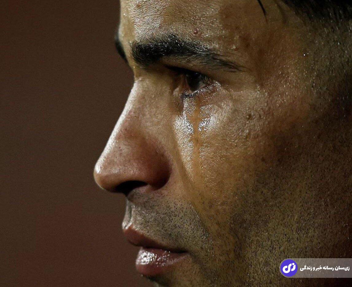 اشک عیسی آلکثیر روی نیمکت پرسپولیس درآمد اشک عیسی آلکثیر روی نیمکت پرسپولیس درآمد