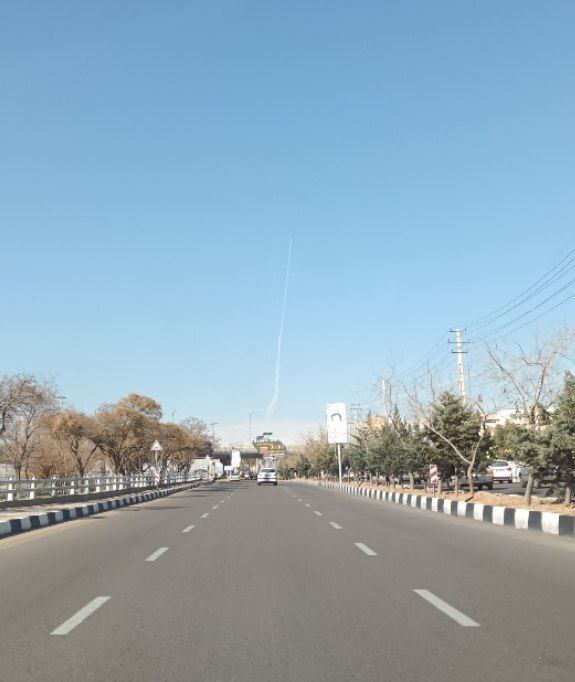 (تصاویر) آزمایش موشکی در خرم‌آباد، مهاباد، اصفهان، تهران و مشهد