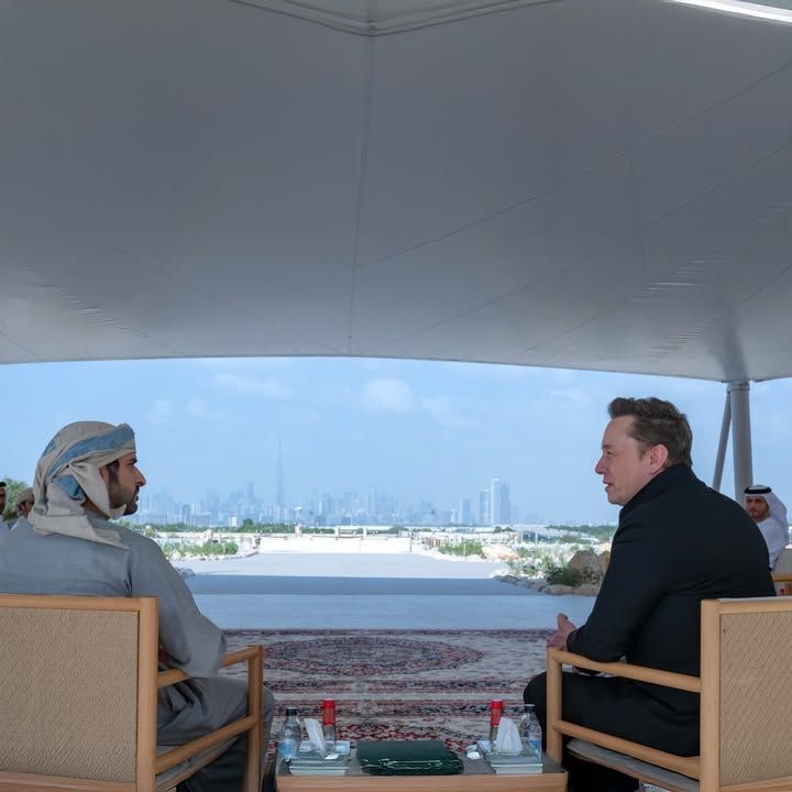(تصاویر) سفر ایلان ماسک به دبی و رانندگی ولیعهد دبی برای او (تصاویر) سفر ایلان ماسک به دبی و رانندگی ولیعهد دبی برای او