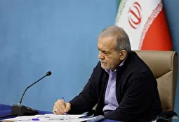 پزشکیان: تصمیم گرفتیم دلار را را به آخر زنجیره بدهیم