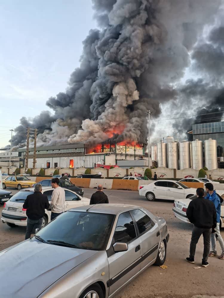 تصویری متفاوت از آتش‌سوزی کارخانه کاله آمل