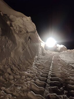 تصاویر | جاده دیواندره زیر حجم سنگین برف؛ ارتفاع چشمگیر برف را ببینید