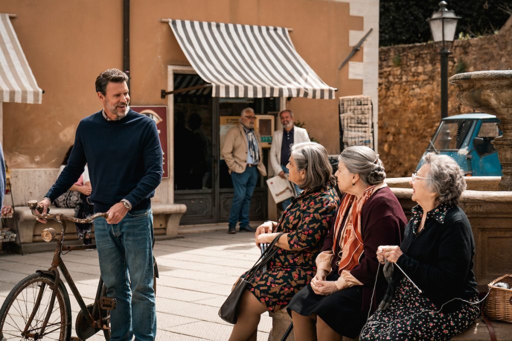 ۹ فیلم عاشقانه برتر سال ۲۰۲۵ که باید ببینید؛ از La Dolce Villa تا Lost in Starlight ۹ فیلم عاشقانه برتر سال ۲۰۲۵ که باید ببینید؛ از La Dolce Villa تا Lost in Starlight