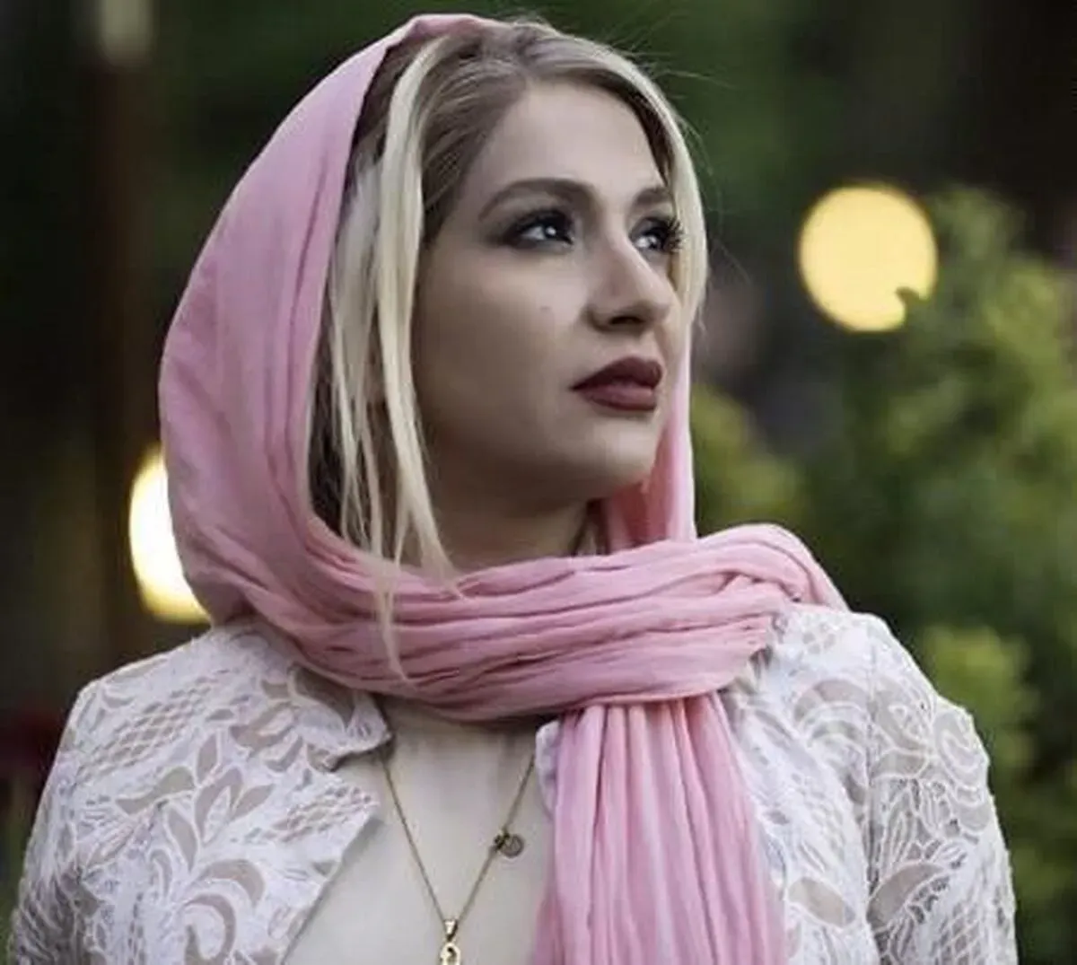 بیوگرافی ساغر عزیزی