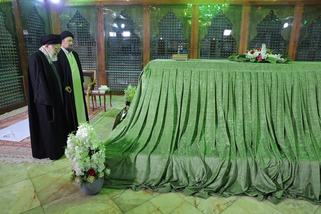 رهبر انقلاب