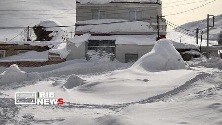 بارش برف ۴ متری در این منطقه از کشور | خانه‌ها زیر برف دفن شدند