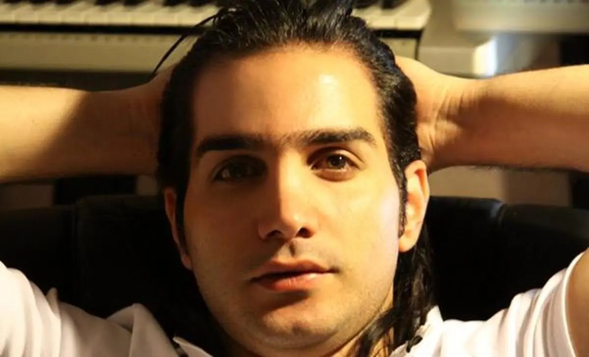 بیوگرافی «محسن یگانه» خواننده و آهنگساز معروف ایرانی بیوگرافی «محسن یگانه» خواننده و آهنگساز معروف ایرانی