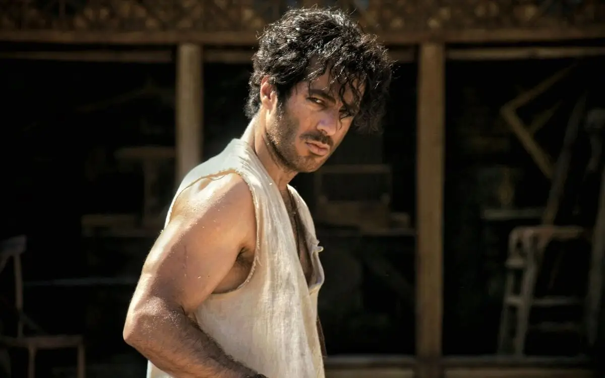 بیوگرافی «نوید پورفرج» بازیگر سینما و تلویزیون بیوگرافی «نوید پورفرج» بازیگر سینما و تلویزیون