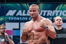 ماریوش پوجانوفسکی: هیولای لهستانی معروف به «سلطه‌گر» که پنج بار قویترین مرد جهان شد و دارای کمربند مشکی کیوکوشین است و در رقابت‌های MMA شرکت کرد