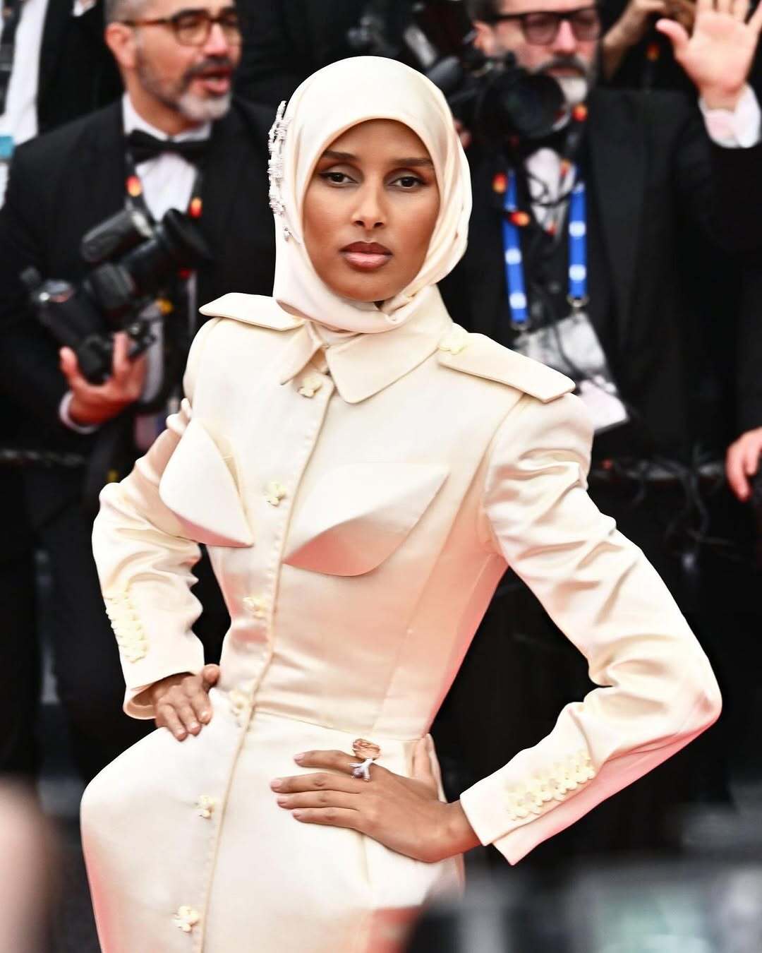تصاویر مشهورترین مدل محجبه جهان در جشنواره کن تصاویر مشهورترین مدل محجبه جهان در جشنواره کن