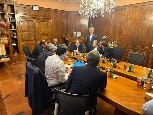 تصاویری از تیم مذاکره‌کننده ایران با آمریکا در رم که برای اولین بار منتشر شده است