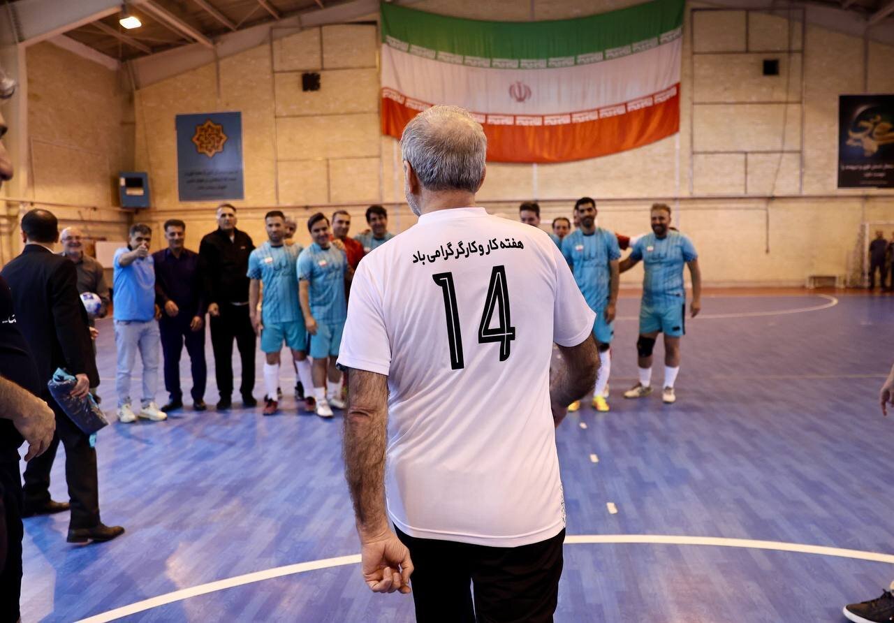 تصاویر | پزشکیان پابه‌توپ شد