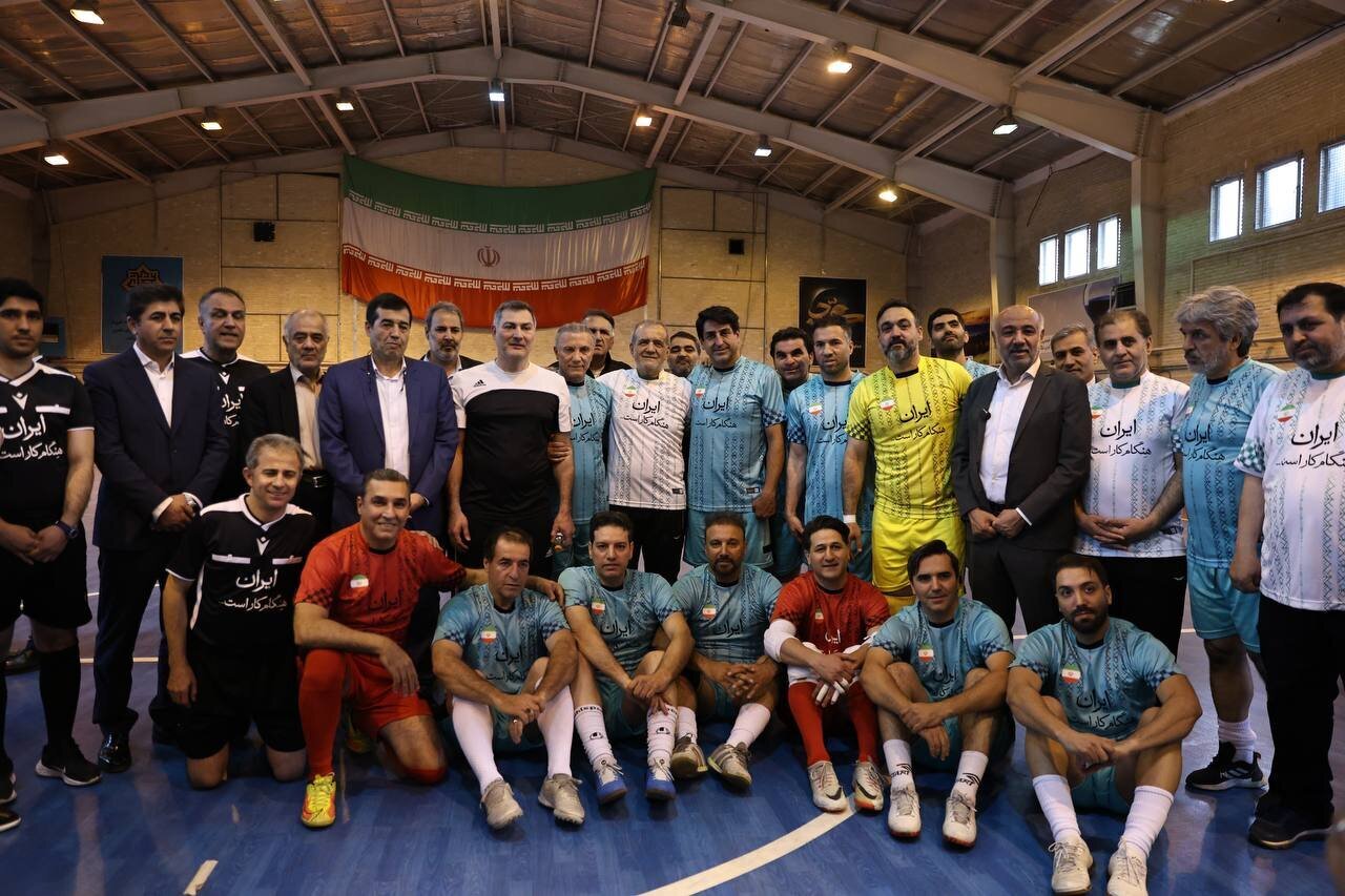 تصاویر | پزشکیان پابه‌توپ شد