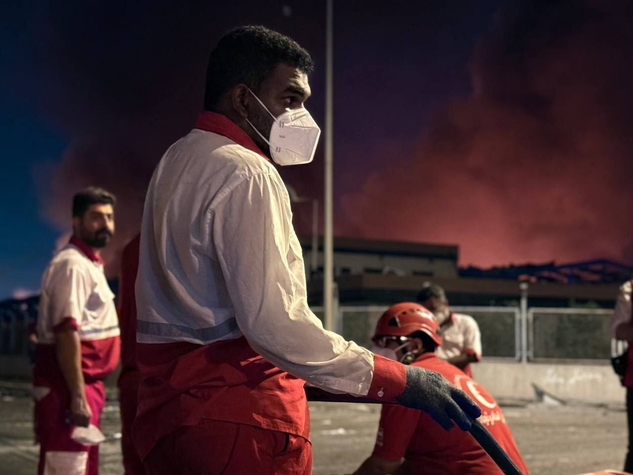 تصاویری متفاوت از قهرمانانِ حادثه بندرعباس