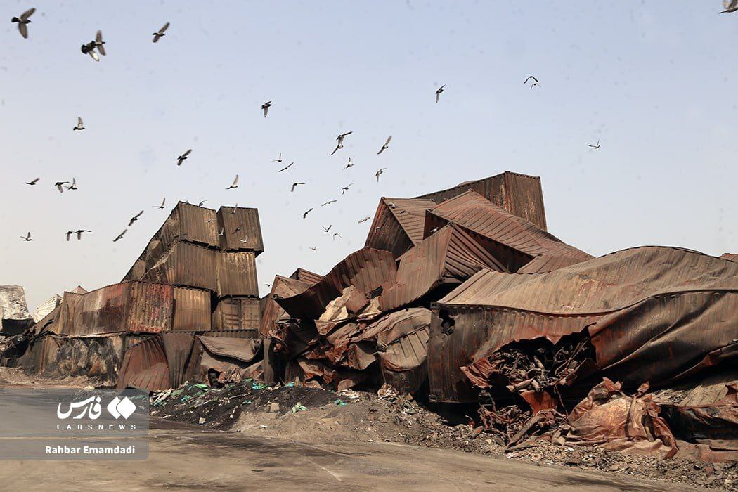 بندر شهید رجایی یک ماه بعد از آتش‌سوزی